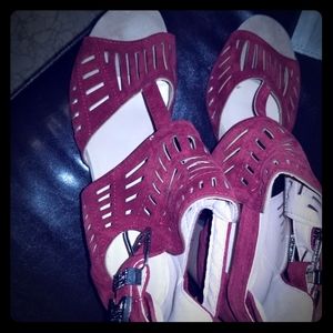 OPEN TOE PUMPS  Gently Used